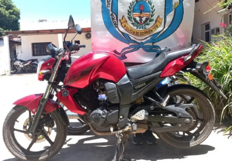 ROBARON UNA MOTO Y LA ESCONDIERON ENTRE PASTIZALES PARA SU DESARME