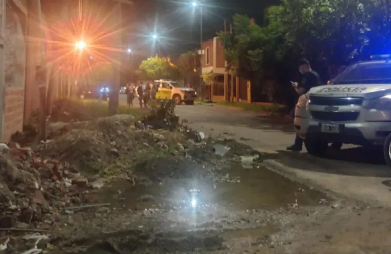 TIROTEO AL LADO DE UNA COMISARÍA DEJÓ UN MUERTO