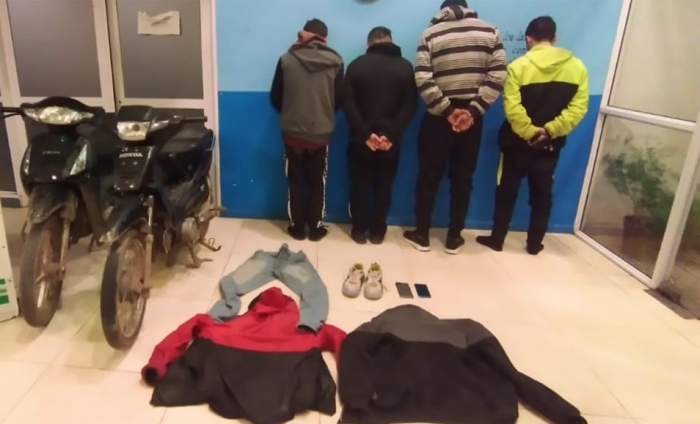 CUATRO JÓVENES FUERON DETENIDOS POR ROBAR A BORDO DE MOTOCICLETAS