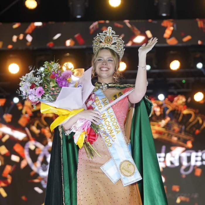 CORONARON A LA NUEVA EMBAJADORA DE LA FIESTA NACIONAL DEL DORADO