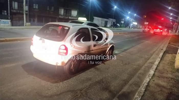 CORRIENTES: SE DURMIÓ Y DEJÓ SU AUTO EN PLENA AVENIDA