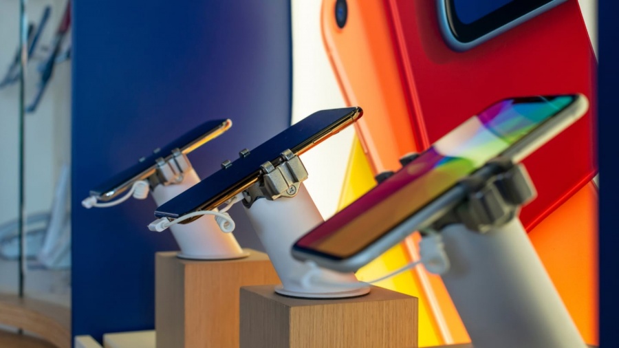 ELIMINARÁN ESTE JUEVES LOS ARANCELES A LA IMPORTACIÓN DE CELULARES